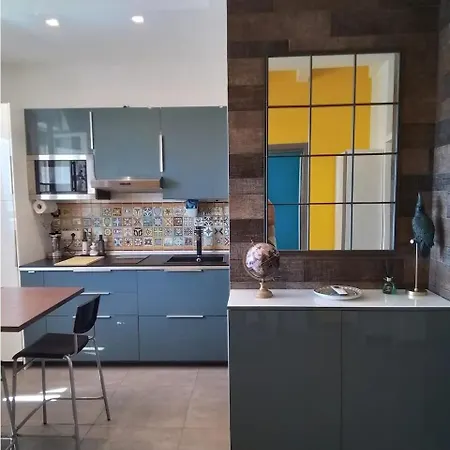 Urban Apartment *